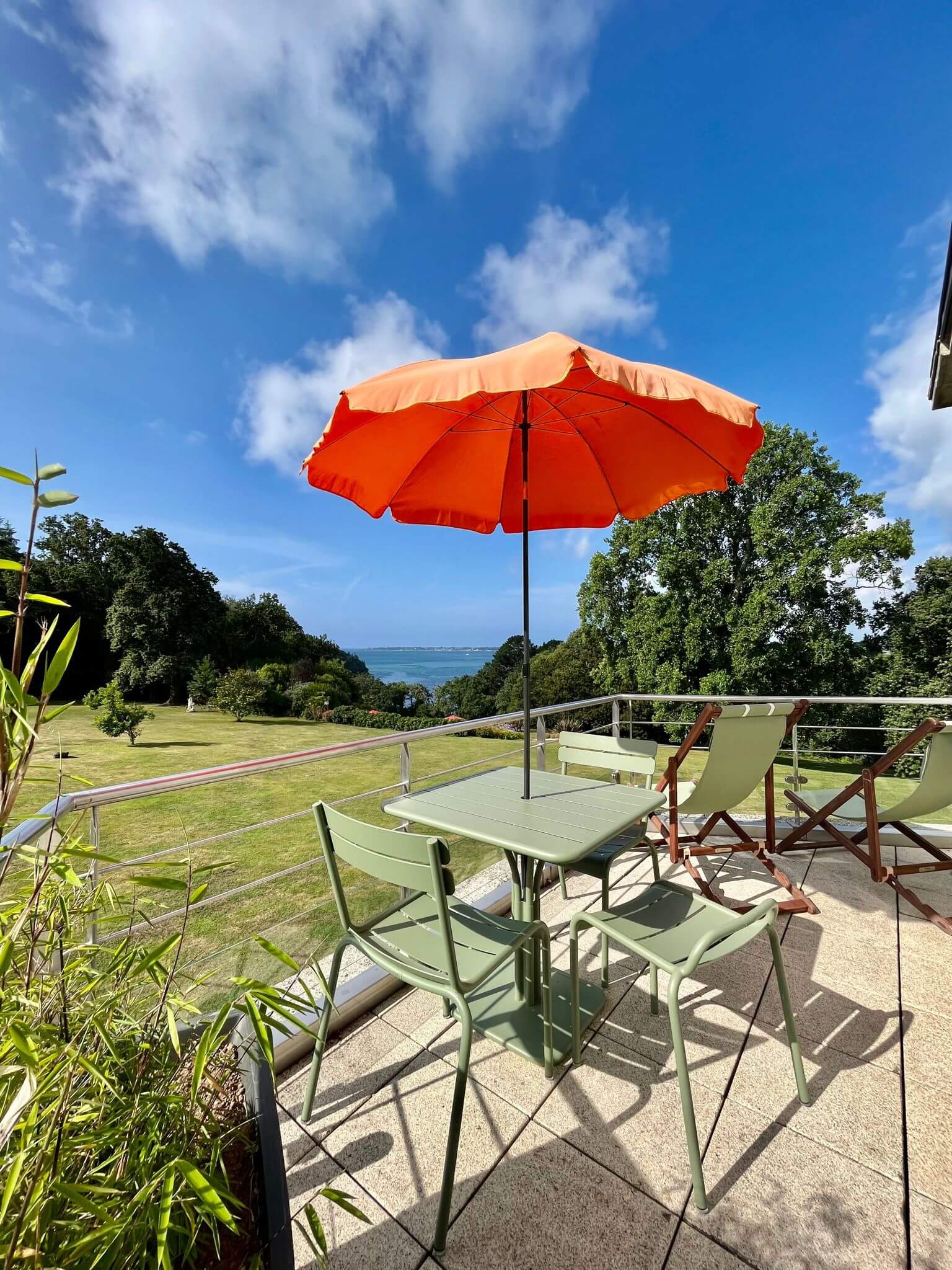 Appartement LE BICHE terrasse vue mer